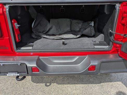 Used 2025 Jeep Wrangler Sahara AWD/4WD image 29