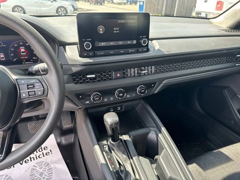 Used 2023 Honda Accord EX image 15