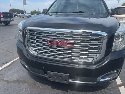 Used 2020 GMC Yukon Denali w/ Denali Premium Package AWD/4WD image 2