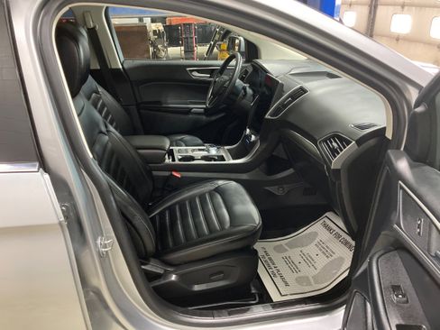 Used 2022 Ford Edge SEL w/ Convenience Package AWD/4WD image 4
