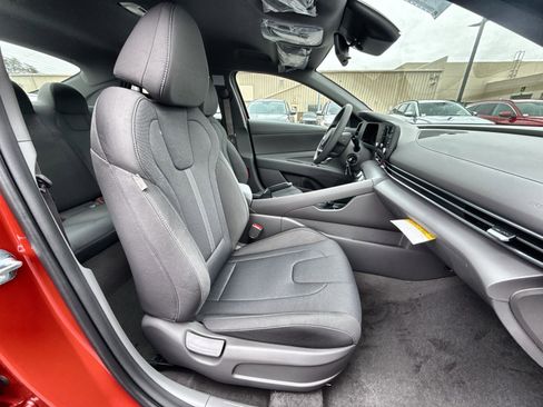 New 2026 Hyundai Elantra SE image 25