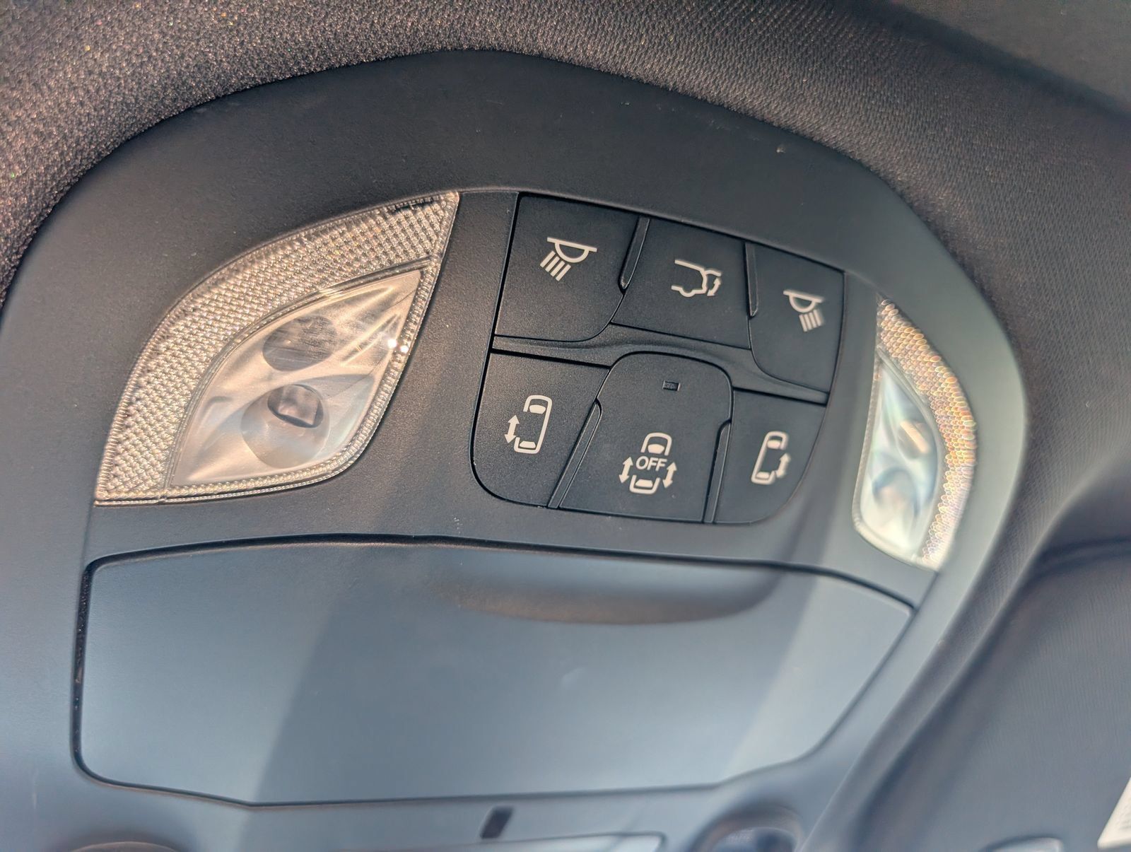 Used 2025 Chrysler Pacifica Limited FWD image 28