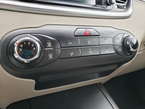 Used 2019 Kia Sorento AWD image 23