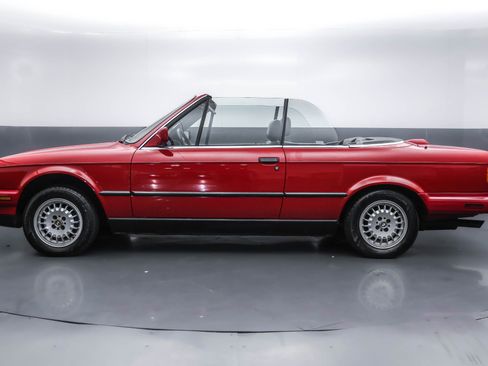 Used 1987 BMW 325i Convertible image 2