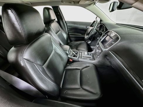 Used 2019 Chrysler 300 Touring L w/ Quick Order Package 22F AWD/4WD image 28