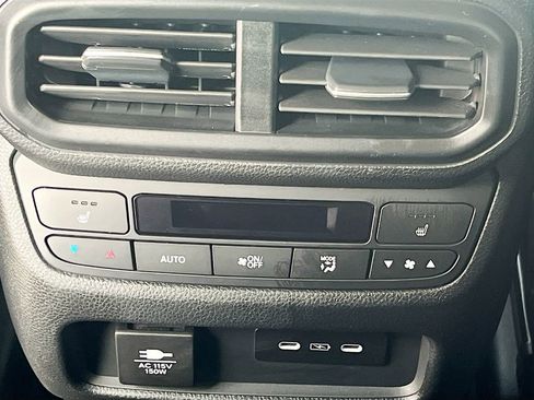 Used 2025 Honda Pilot Elite image 26