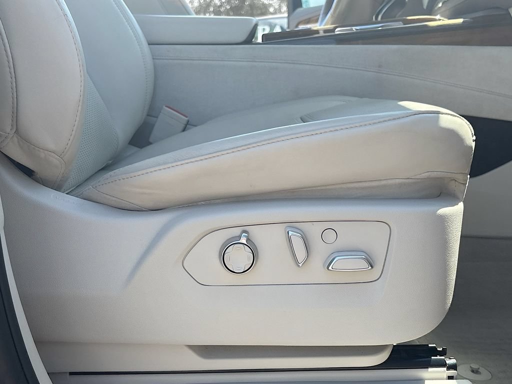 Used 2022 Cadillac Escalade ESV Sport Platinum AWD/4WD image 32