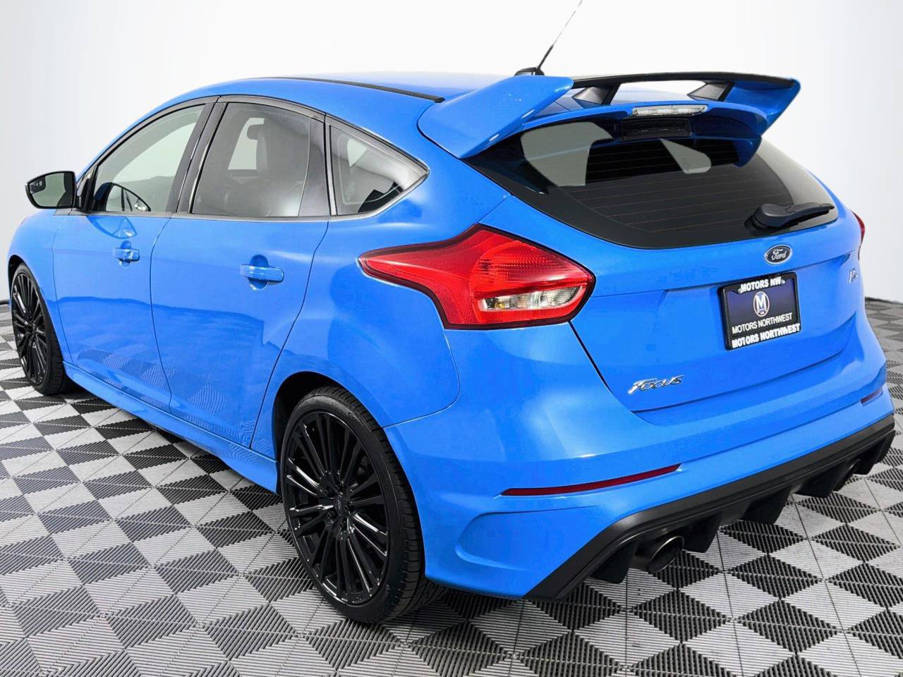 Used 2017 Ford Focus RS AWD/4WD image 9