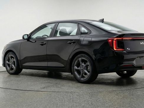 Used 2025 Kia K4 LXS image 6