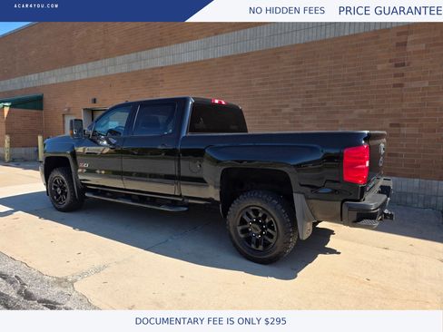 Used 2017 Chevrolet Silverado 2500 LT w/ Midnight Edition AWD/4WD image 5