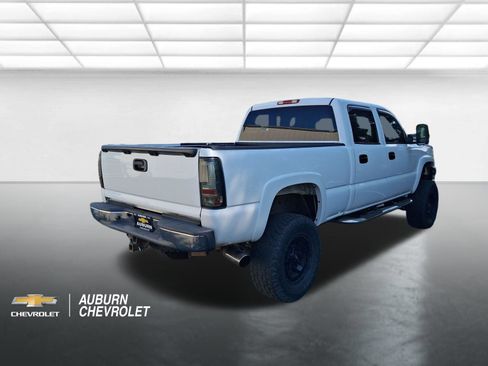 Used 2005 Chevrolet Silverado 2500 LT w/ Heavy-Duty Power Package AWD/4WD image 3