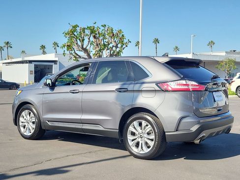 Used 2024 Ford Edge Titanium image 3