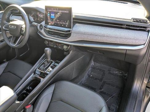 Used 2024 Jeep Compass Latitude image 20