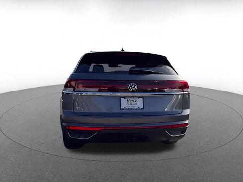 Used 2025 Volkswagen Atlas Cross Sport SE image 12