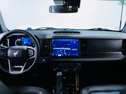 Used 2023 Ford Bronco Badlands image 19
