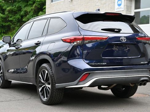 Used 2021 Toyota Highlander XSE AWD/4WD image 4