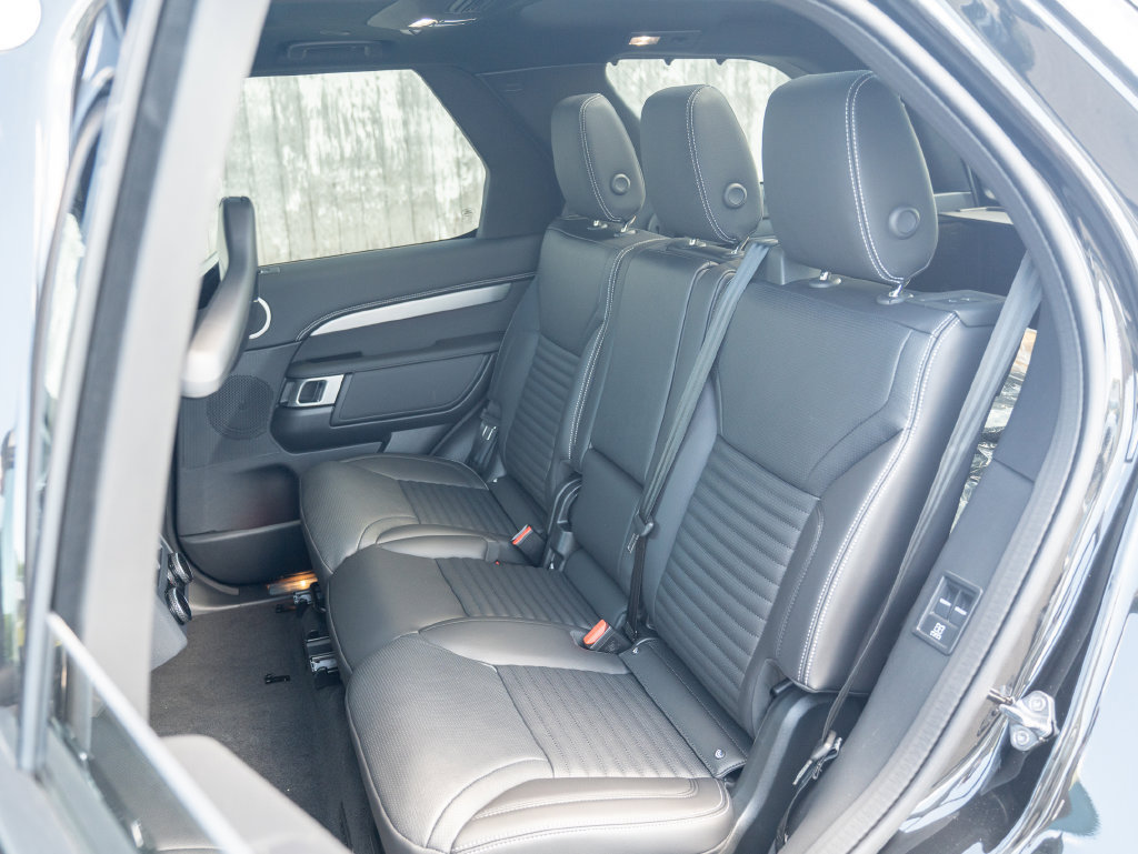 New 2026 Land Rover Discovery Limited Edition AWD/4WD image 22