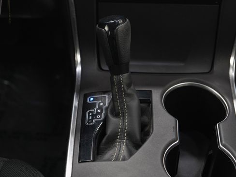 Used 2016 Toyota Camry LE image 18