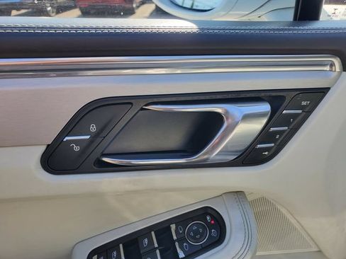 Used 2015 Porsche Macan S AWD/4WD image 10
