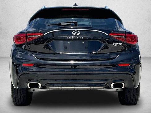 Used 2019 INFINITI QX30 FWD image 4