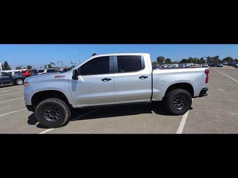 Used 2022 Chevrolet Silverado 1500 LT Trail Boss w/ LT Trail Boss Premium Package AWD/4WD image 10