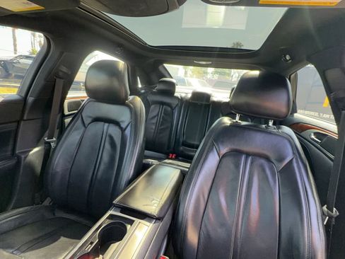 Used 2017 Lincoln MKZ Reserve image 12