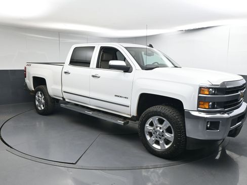 Used 2018 Chevrolet Silverado 2500 LTZ w/ Z71 Package, Off-Road image 28