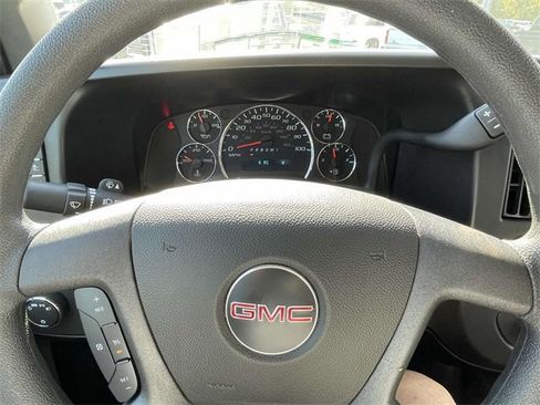 New 2025 GMC Savana 3500 LT w/ LT Preferred Equipment Group image 15