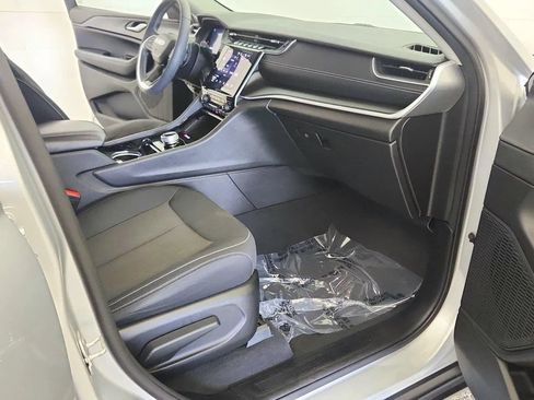 Used 2023 Jeep Grand Cherokee L Laredo w/ Luxury Tech Group I AWD/4WD image 28