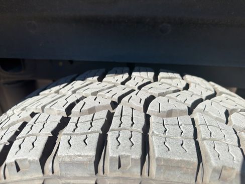 Used 2024 Chevrolet Silverado 1500 LT Trail Boss w/ Convenience Package II image 9