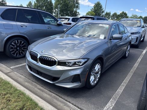 Used 2025 BMW 330i Sedan RWD image 12