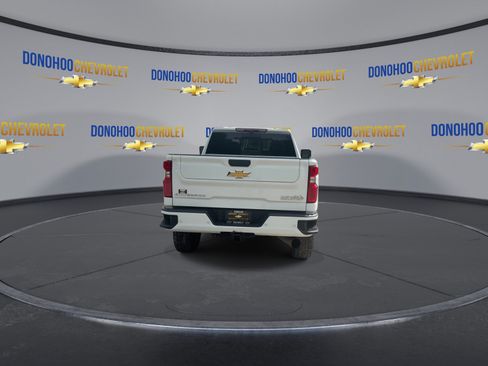 Used 2024 Chevrolet Silverado 2500 High Country w/ High Country Premium Package AWD/4WD image 7