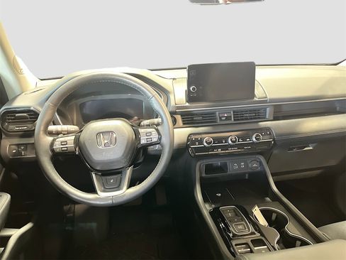 Used 2025 Honda Pilot Elite image 24