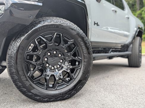 Used 2025 GMC Hummer EV 2X AWD/4WD image 35