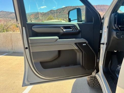 New 2026 Chevrolet Silverado 2500 ZR2 w/ LPO, Dark Essentials Package AWD/4WD image 10