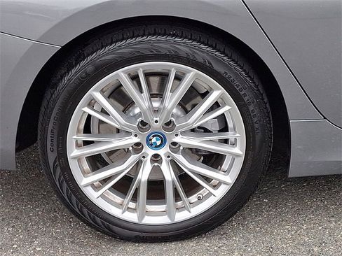 Used 2024 BMW 330e xDrive image 30