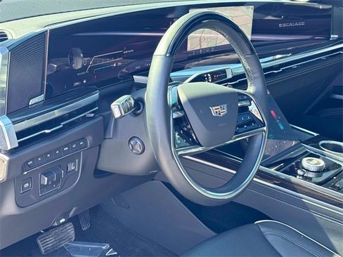 Used 2025 Cadillac Escalade Premium Luxury w/ Touring Package image 20