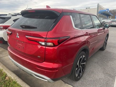 Used 2023 Mitsubishi Outlander SE image 4