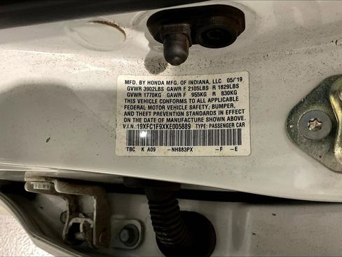 Used 2019 Honda Civic Touring image 6