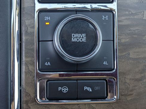 Used 2020 Ford Expedition Platinum AWD/4WD image 30
