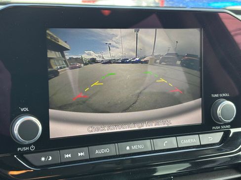 Used 2025 Nissan Pathfinder SV AWD/4WD image 25