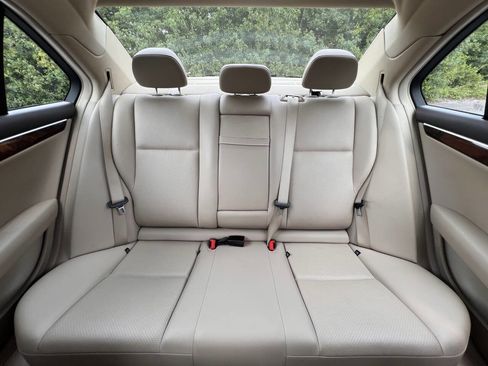 Used 2014 Mercedes-Benz C 250 Sedan image 27