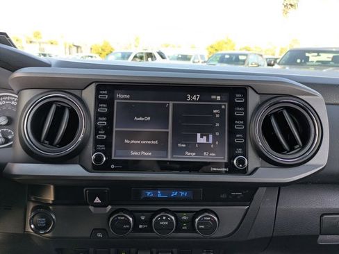 Used 2022 Toyota Tacoma TRD Sport w/ Technology Package image 14