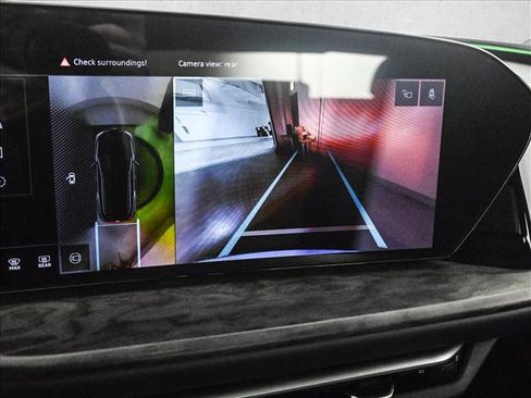 Used 2025 Audi Q5 Premium Plus w/ Premium Plus image 14