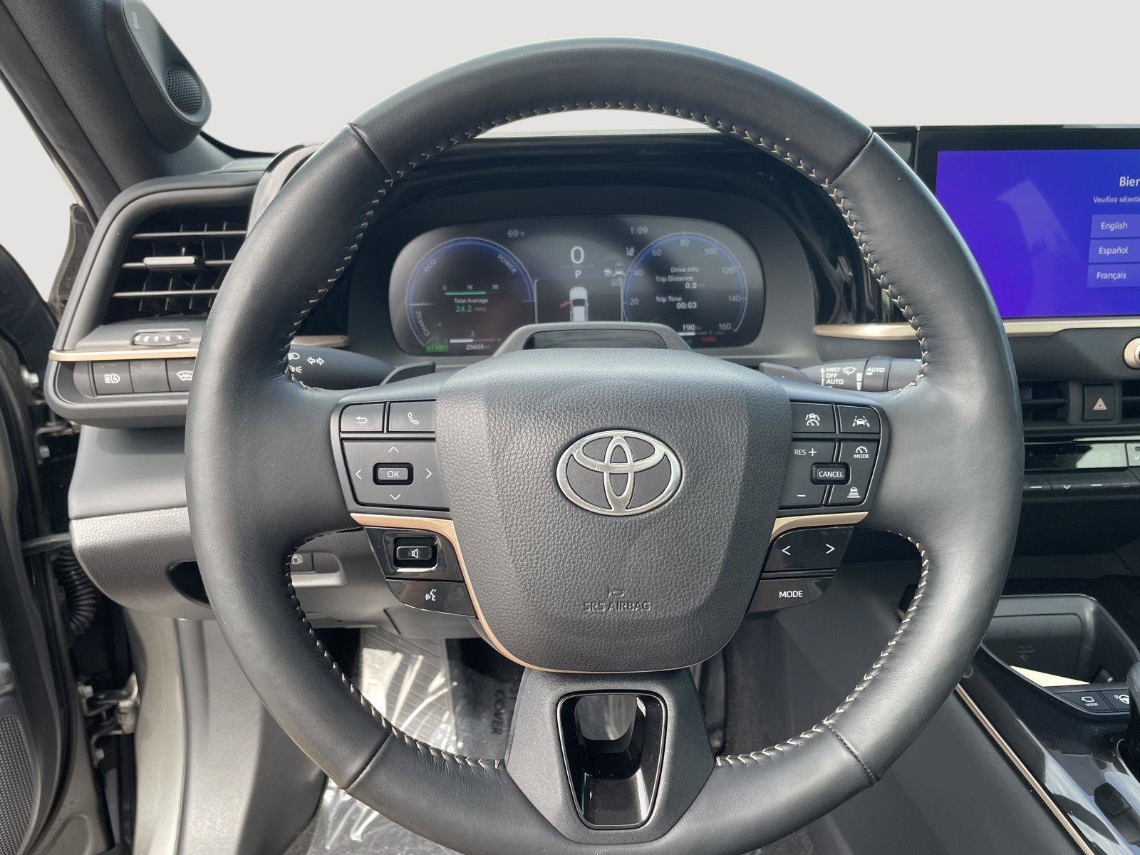 Used 2024 Toyota Crown Platinum AWD/4WD image 22