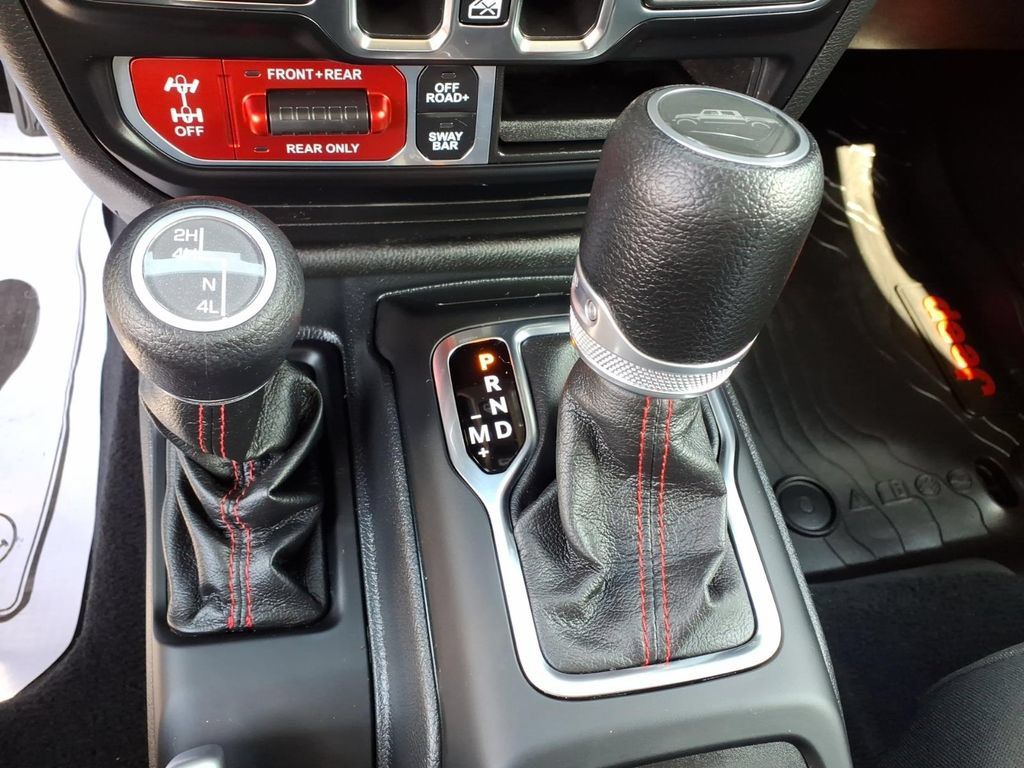 Used 2022 Jeep Gladiator Rubicon w/ Cold Weather Group AWD/4WD image 11