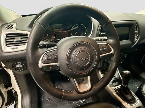 Used 2018 Jeep Compass Latitude w/ Popular Equipment Group AWD/4WD image 13