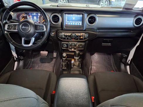 Used 2020 Jeep Gladiator Overland w/ LED Lighting Group AWD/4WD image 16