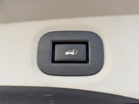 Used 2014 Nissan Rogue SV w/ SV Premium Package image 27