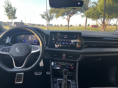 Certified 2025 Volkswagen Jetta Sport FWD image 25